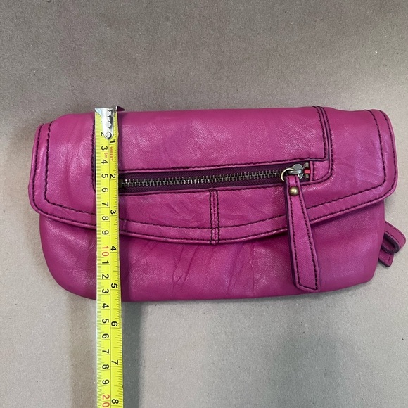 Steve Madden 100% Leather Pink Small Clutch With Zipper And Magnetic Closures - Picture 10 of 11
